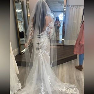 BRAND NEW- TONI FEDERICI VEIL